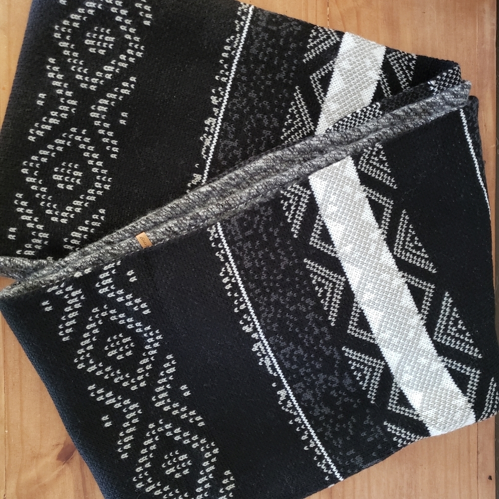 Gorgeous Women's Scarf